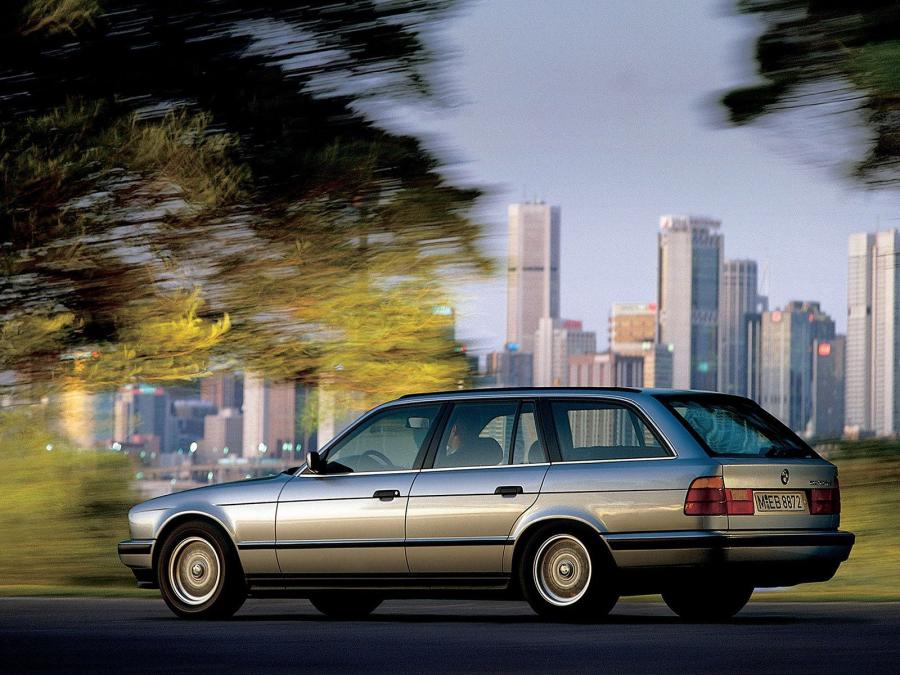  BMW 5-Series Touring 1992 года  (фото 7 из 7)